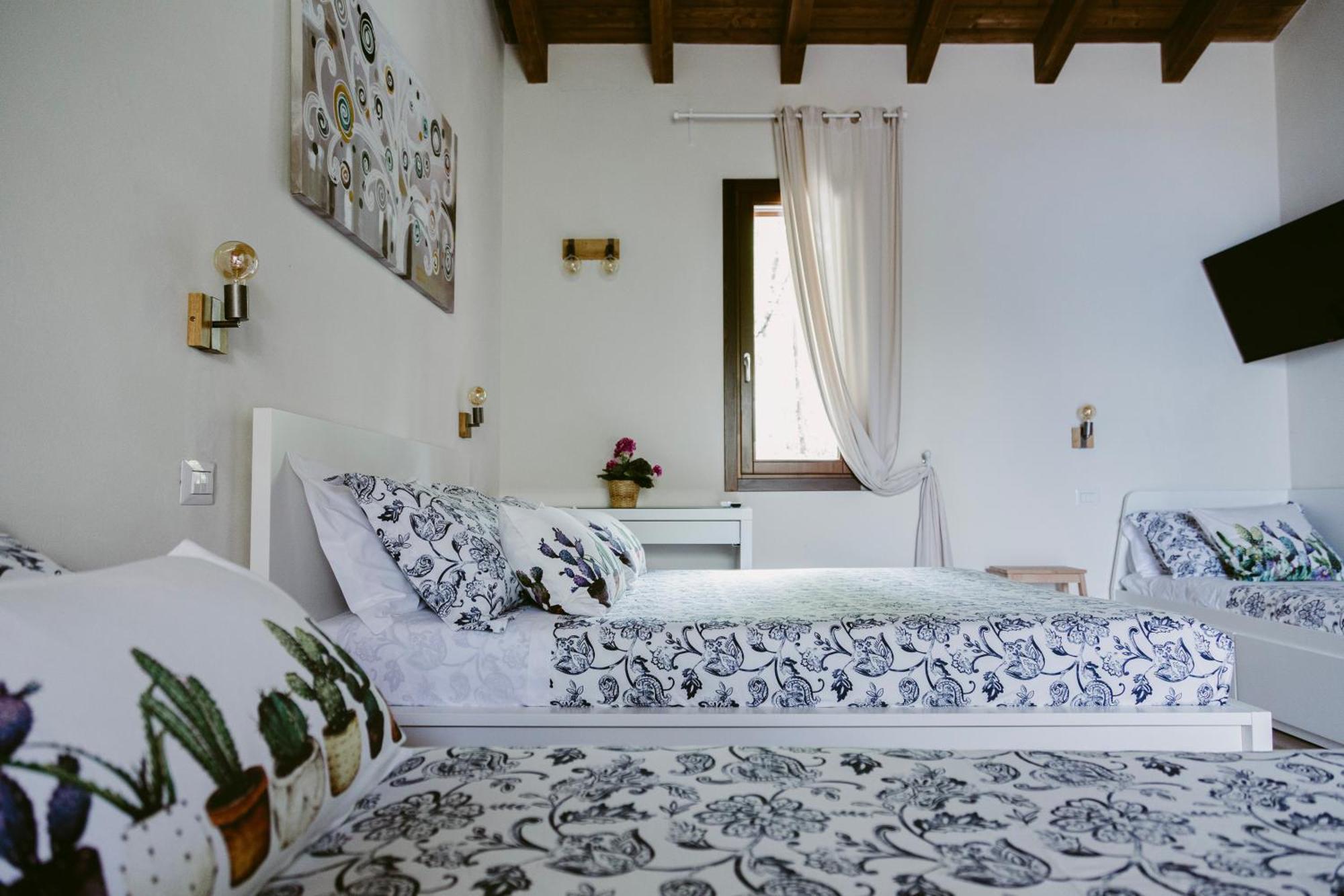 La Casetta Malpensa Guesthouse คาเซ นูโอเว ภายนอก รูปภาพ