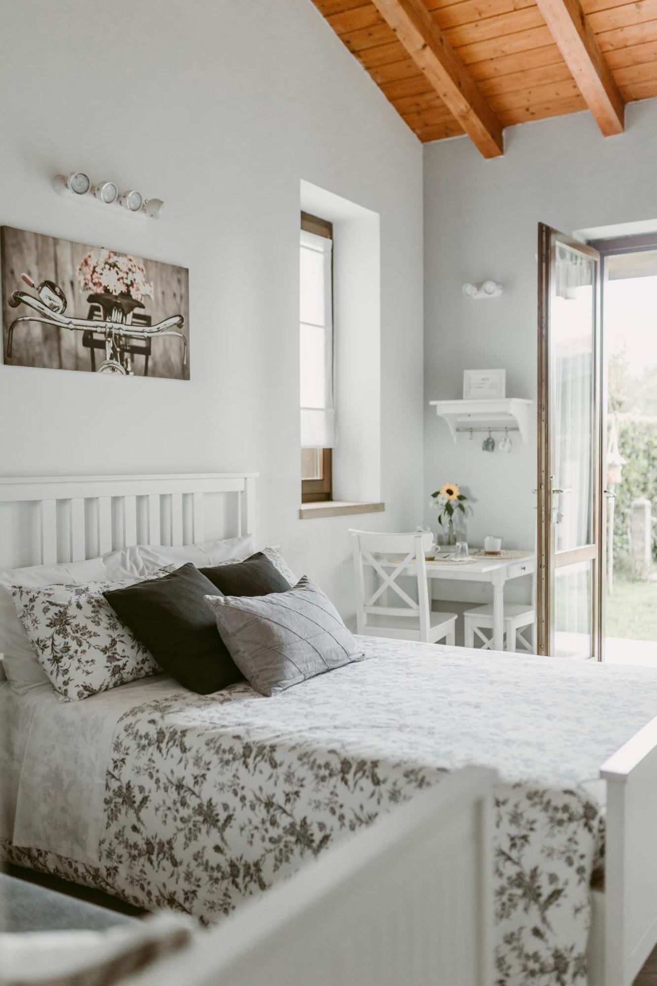 La Casetta Malpensa Guesthouse คาเซ นูโอเว ภายนอก รูปภาพ