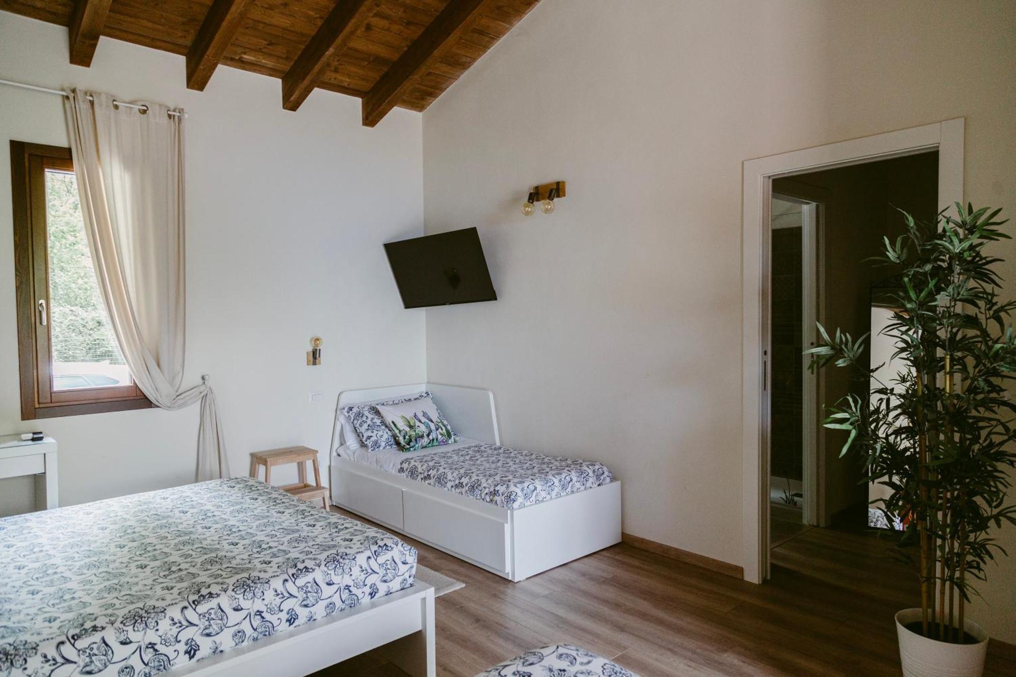 La Casetta Malpensa Guesthouse คาเซ นูโอเว ภายนอก รูปภาพ