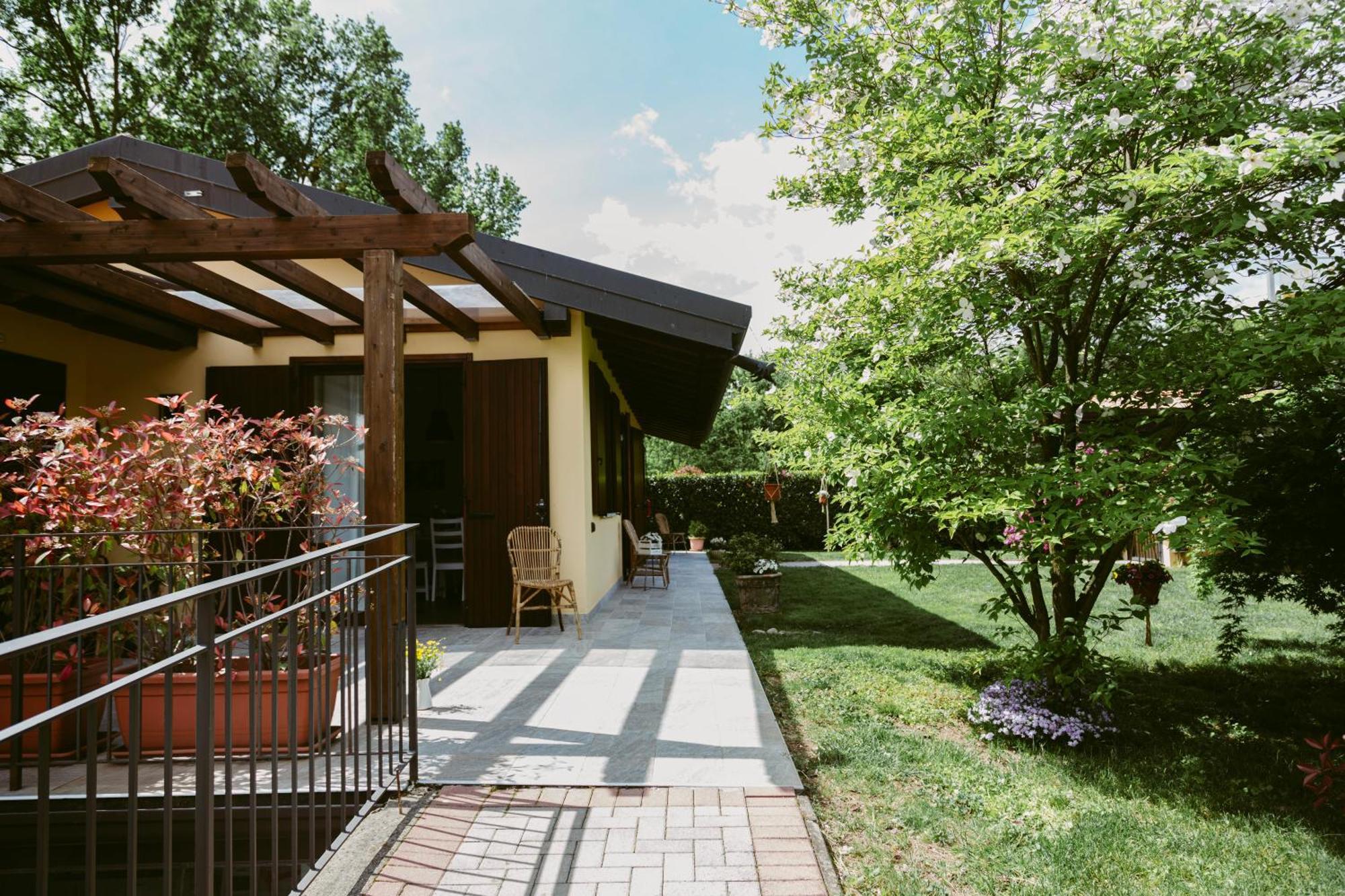 La Casetta Malpensa Guesthouse คาเซ นูโอเว ภายนอก รูปภาพ
